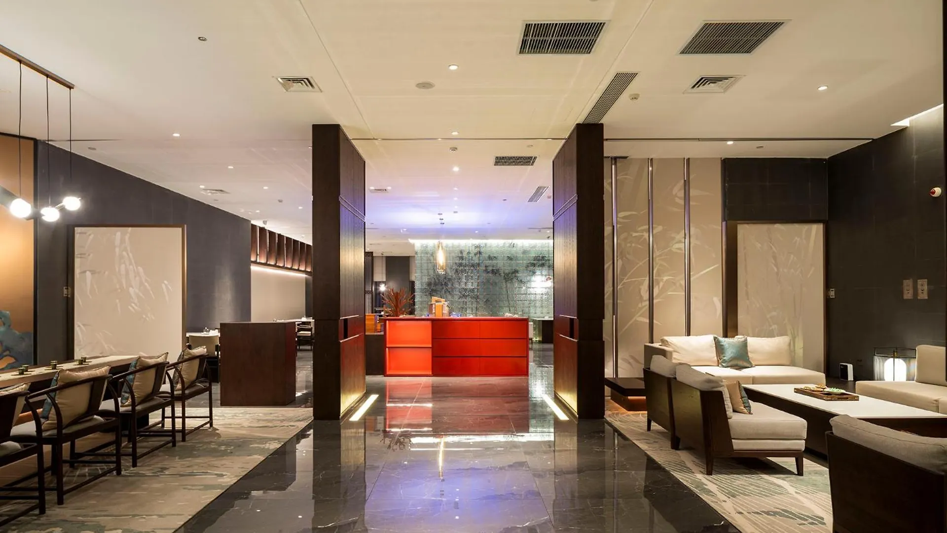Zhengzhou East Station Longzi Lake University Area Qianna Yuanxi Hotel