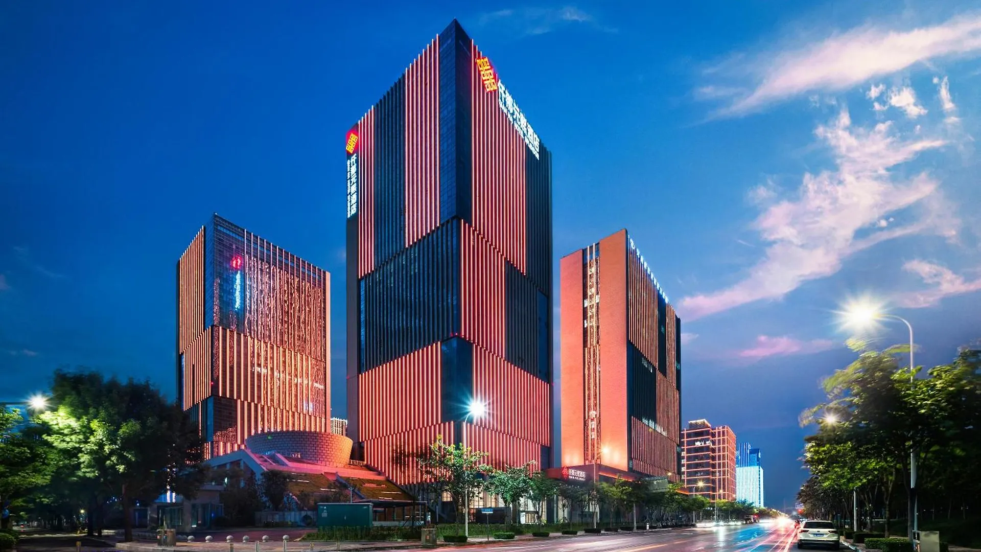 Zhengzhou East Station Longzi Lake University Area Qianna Yuanxi Hotel